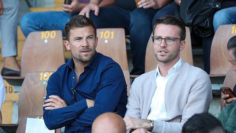 Ex-Profi Daniel Baier (links) an der Seite von Augsburgs Chefscout Timon Pauls. (Archivbild)