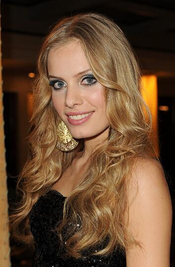 Strahlend schön: Die Kosmetik-Party im Bayerischen Hof. Mit dabei: Top-Model Jana Beller.