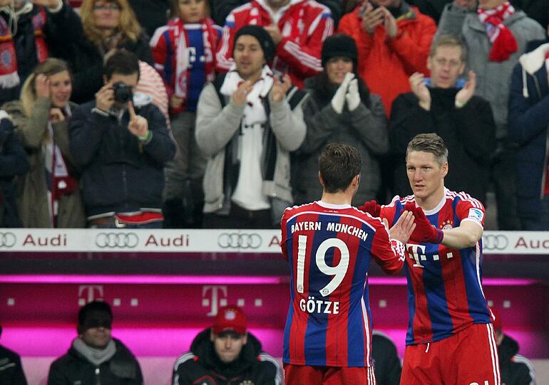 WM-Finaltorschütze Mario Götze räumt für Schweinsteiger das Feld.