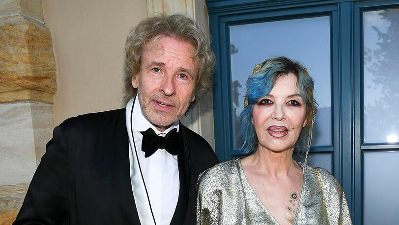 Thomas Gottschalk und seine Thea haben 1976 geheiratet. Nach 43 Jahren Ehe haben sie sich 2019 getrennt. Thomas Gottschalk und seine Thea haben 1976 geheiratet. Nach 43 Jahren Ehe haben sie sich 2019 getrennt.