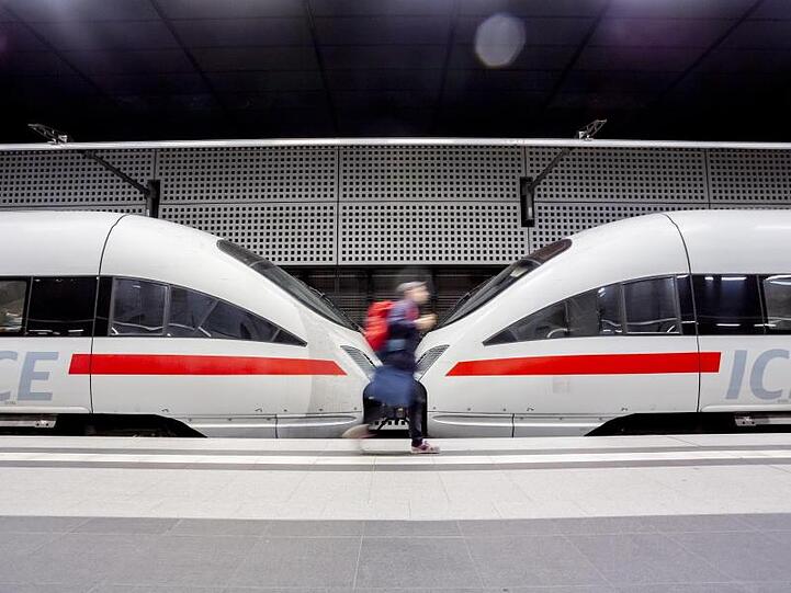 Bisher ist es für Bahnkunden recht umständlich, einen Antrag auf Entschädigung zu stellen.