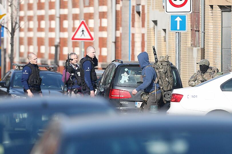 In Brüssel kam es zu einer Schießerei zwischen Polizisten und Terrorismusverdächtigen.