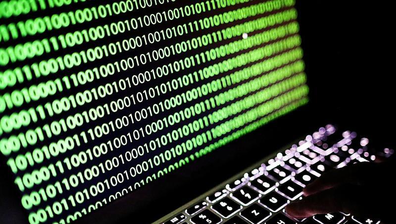 Auf dem Bildschirm eines Laptops ist der Binärcode zu sehen. Foto: Oliver Berg/dpa/Illustration Auf dem Bildschirm eines Laptops ist der Binärcode zu sehen. Foto: Oliver Berg/dpa/Illustration