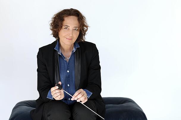 Die französische Dirigentin Natalie Stutzmann dirigiert "Rienzi". Die französische Dirigentin Natalie Stutzmann dirigiert "Rienzi".