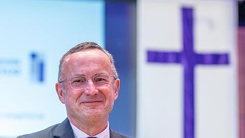 Landesbischof Kopp beantwortet die Frage, ob die Kirche politisch ist. (Archivbild)