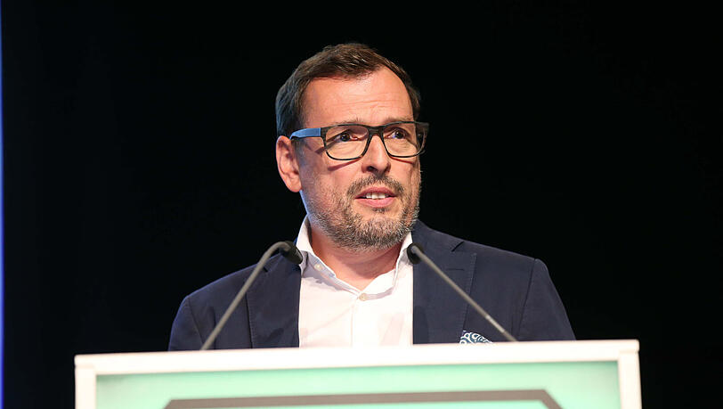 Karl-Christian Bay verrät in der AZ die Details um den gescheiterten Investoren-Deal des TSV 1860. Karl-Christian Bay verrät in der AZ die Details um den gescheiterten Investoren-Deal des TSV 1860.