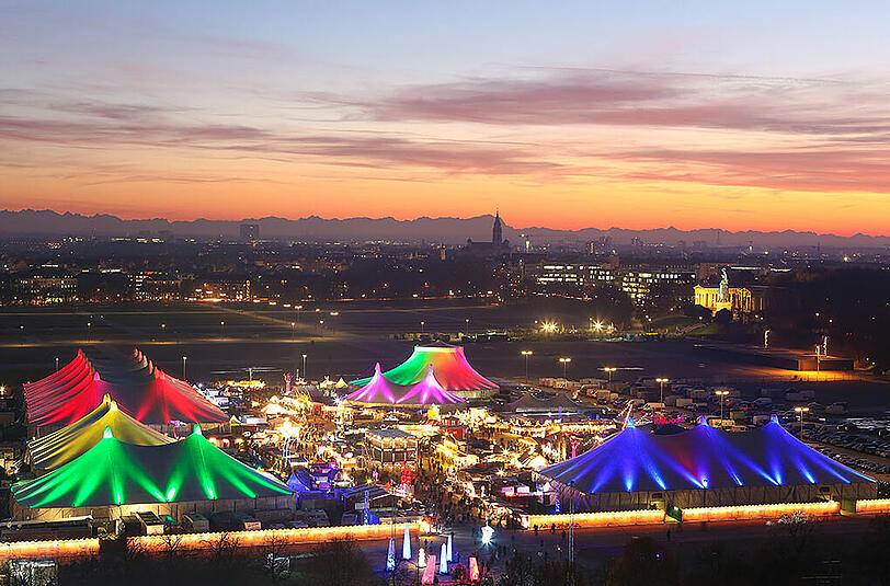 Auch auf dem Gelände des Winter-Tollwood ist es möglich sich in eine der Unterschriftenlisten der Hofpfisterei einzutragen.