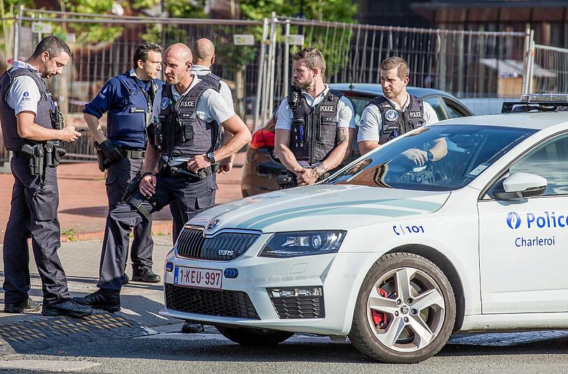 Der Angriff ereignete sich vor dem örtlichen Polizeihauptquartier.