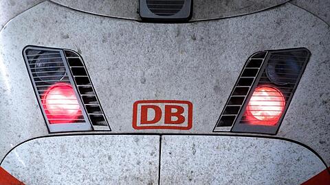 ICE der Deutschen Bahn. Nach einer Auswertung der Grünen haben elf von 80 Großstädten mit mehr als 100.000 Einwohnern keine Verbindungen mit ICE, Intercity oder Eurocity.