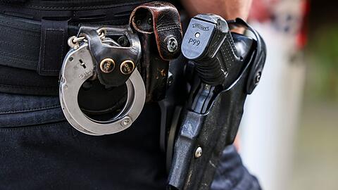 Vier Mal gaben bayerische Polizeikräfte heuer einen tödlichen Schuss ab. (Symbolbild)