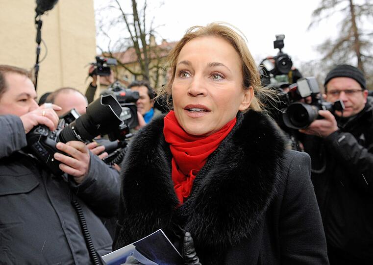 Auch unter den Trauergästen: Schauspielerin Caroline Beil
