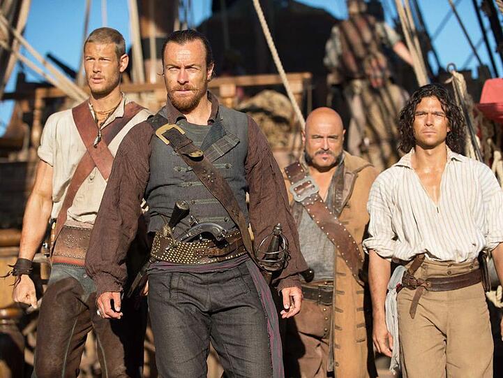 Captain Flint (Toby Stephens) und seine Crew aus "Black Sails"