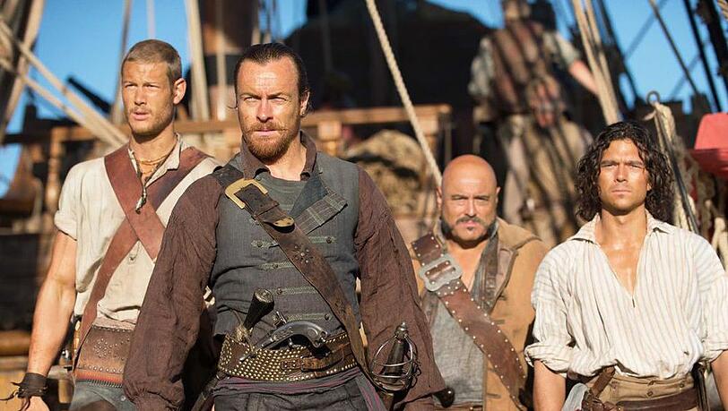 Captain Flint (Toby Stephens) und seine Crew aus "Black Sails" Captain Flint (Toby Stephens) und seine Crew aus "Black Sails"