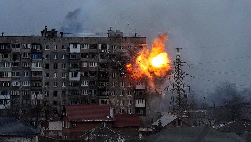 Besonders schwere Kämpfe gibt es in der Ukraine um die Stadt Mariupol - humanitäre Organisationen bezeichnen die Lage dort als katastrophal.