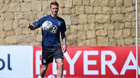 Im dritten Anlauf will er bei einer WM endlich glänzen: Dortmund-Star Marco Reus, der im Nationalteam mit Bayerns Thomas Müller um einen Stammplatz kämpft.