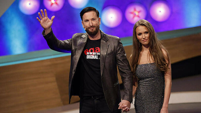 Michael Wendler mit Laura Müller bei einem TV-Auftritt.