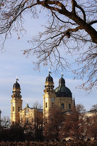 Die Theatinerkirche strahlt!