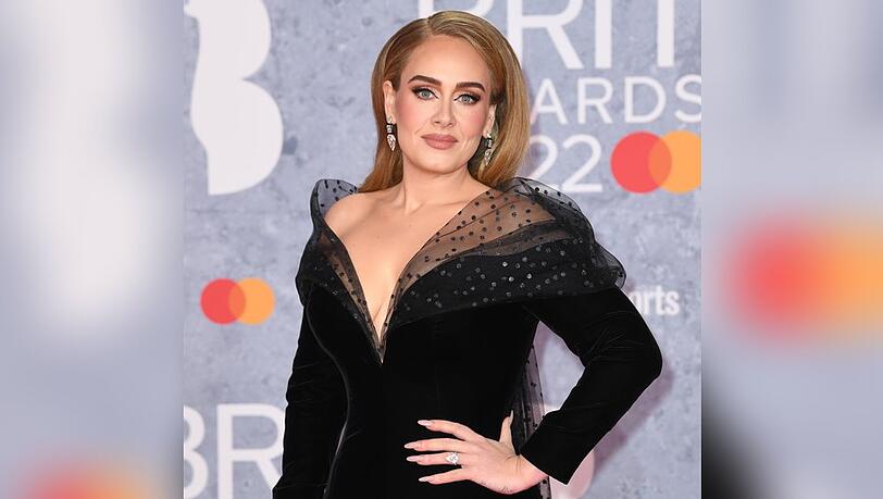 Adeles Glamour-Outfit bei den Brit Awards.