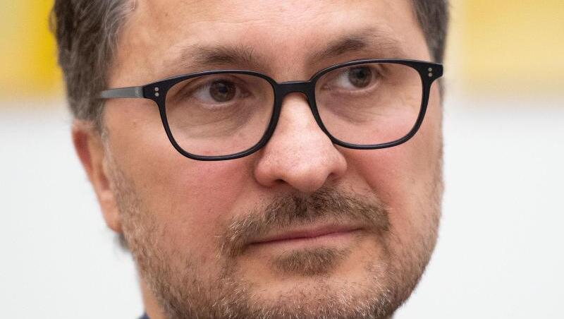 Yilmaz Dziewior wird die künstlerische Gestaltung des deutschen Pavillons für die Kunstbiennale betreuen. Yilmaz Dziewior wird die künstlerische Gestaltung des deutschen Pavillons für die Kunstbiennale betreuen.