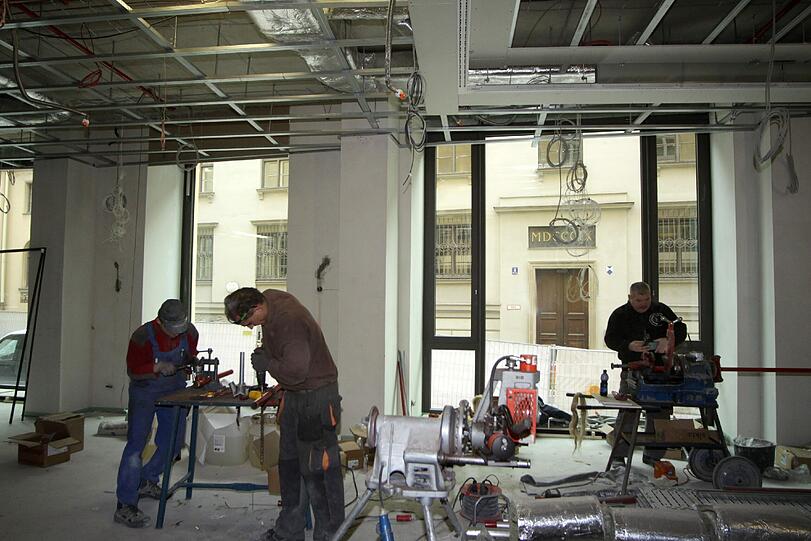 Der Umbau der ehemaligen Residenzpost ist fast fertig: Sehen Sie die Bilder von Münchens neuer Luxus-Immobilie.