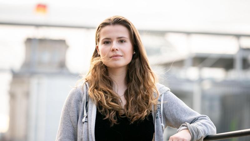 Die Klimaschutzaktivistin Luisa Neubauer von Fridays for Future bei einer Pressekonferenz zur Klage gegen das Klimapaket. Die Klimaschutzaktivistin Luisa Neubauer von Fridays for Future bei einer Pressekonferenz zur Klage gegen das Klimapaket.