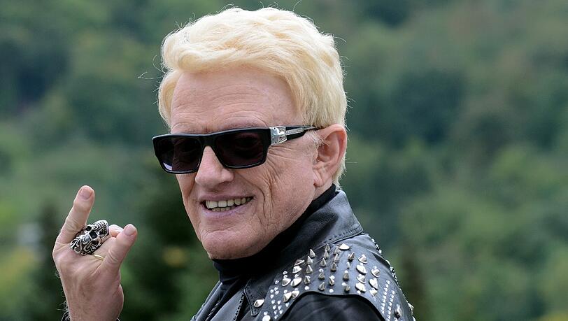 Der Sänger Heino wird heute von der Narrhalla geehrt und mit dem Valentin-Orden ausgezeichnet. Der Sänger Heino wird heute von der Narrhalla geehrt und mit dem Valentin-Orden ausgezeichnet.