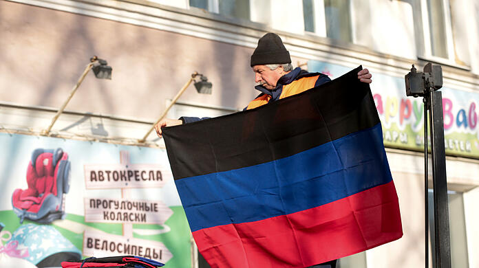 Mit der Anerkennung der besetzten Gebiete - hier Donezk - ebnet Wladimir Putin den Weg für einen möglichen militärischen Einmarsch in die Ukraine.
