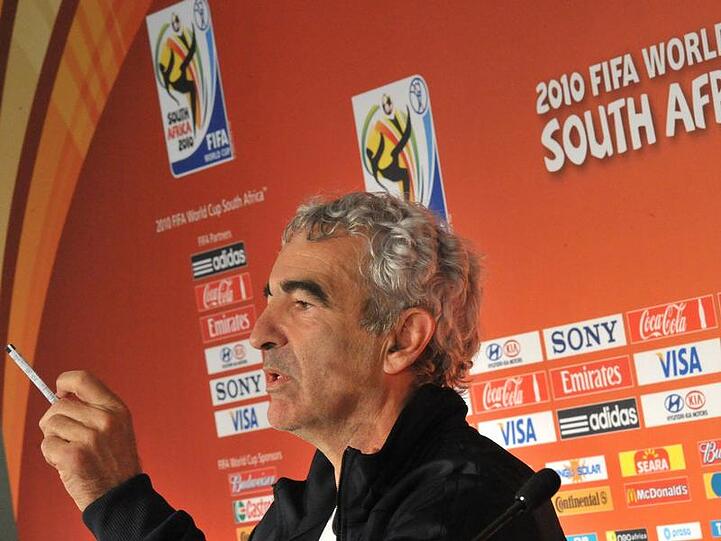 Gehörig unter Druck ist Frankreichs Trainer Domenech