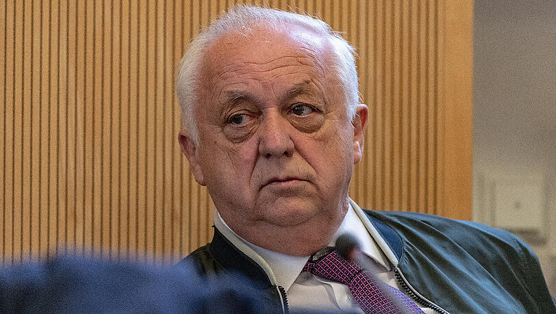 Norbert Hartl, ehemaliger Fraktionsvorsitzender der SPD im Regensburger Stadtrat, in einem Gerichtssaal des Regensburger Landgerichts. Norbert Hartl, ehemaliger Fraktionsvorsitzender der SPD im Regensburger Stadtrat, in einem Gerichtssaal des Regensburger Landgerichts.