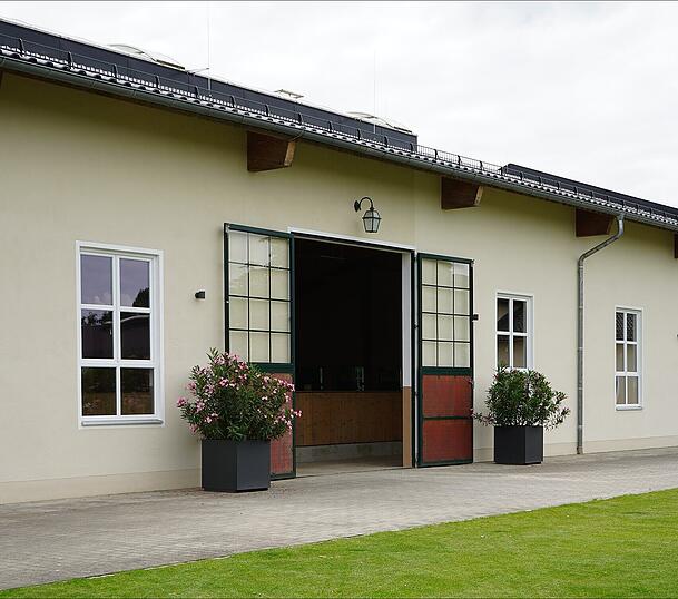 Top gepflegt – von außen und innen: Der Pferdestall auf Gut Weiglschwaig Top gepflegt – von außen und innen: Der Pferdestall auf Gut Weiglschwaig