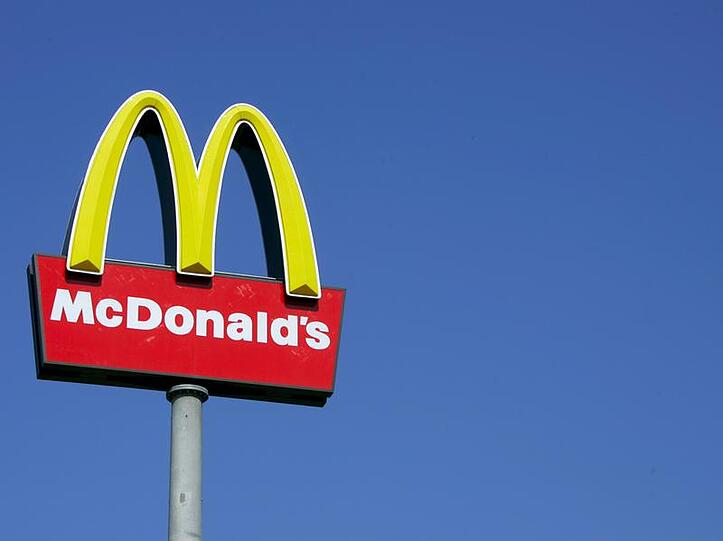 Bei McDonald's am Stachus geht der Angeklagte auf den Kaufmann Giacomo A. los. Eine Attacke mit tödlicher Folge.