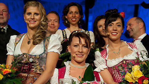 Sprechen alle miteinander boarisch - und zwar perfekt: Die Bewerberinnen um den Titel der bayerischen Bierkönigin. Sprechen alle miteinander boarisch - und zwar perfekt: Die Bewerberinnen um den Titel der bayerischen Bierkönigin.