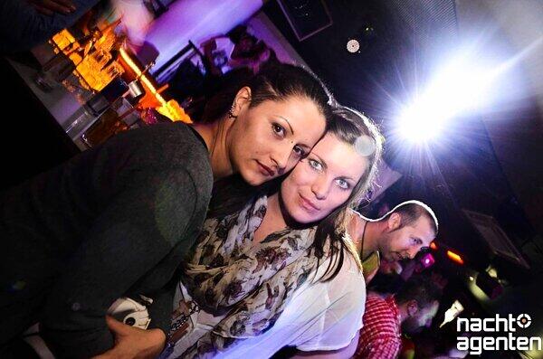 Heiß her ging?s auch beim "Garden & Restaurant" im Crowns Club. Mehr Bilder finden Sie unter: www.nachtagenten.de