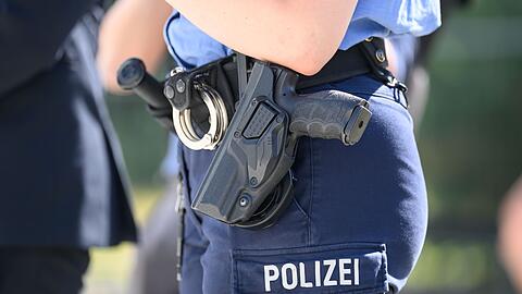 Die Polizei kann den 19-J&auml;hrigen sp&auml;ter stellen. (Symbolbild)
