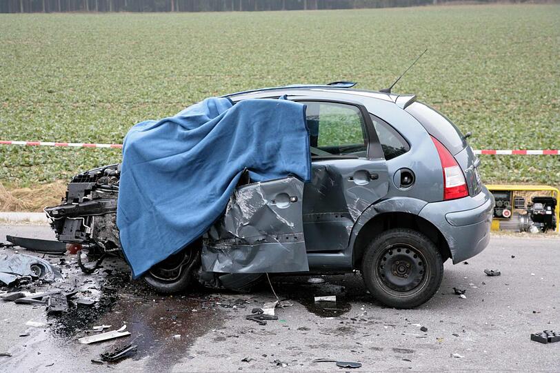 Der Horror-Crash von Berndorf. Die Bilder vom Unfallort.