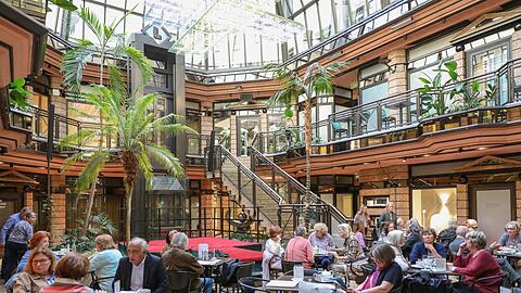 Der Palmengarten im Café Luitpold hat ein ganz besonderes Flair.