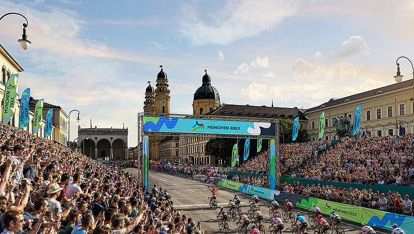 12.000 Menschen sollen beim Radrennen zusehen. Das Ziel soll am Odeonsplatz sein. 12.000 Menschen sollen beim Radrennen zusehen. Das Ziel soll am Odeonsplatz sein.