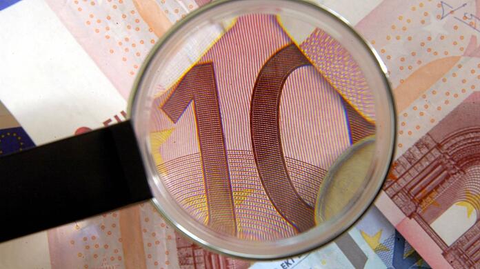 Der Mann brachte falsche 10-Euro-Scheine in Umlauf. (Symbolbild)