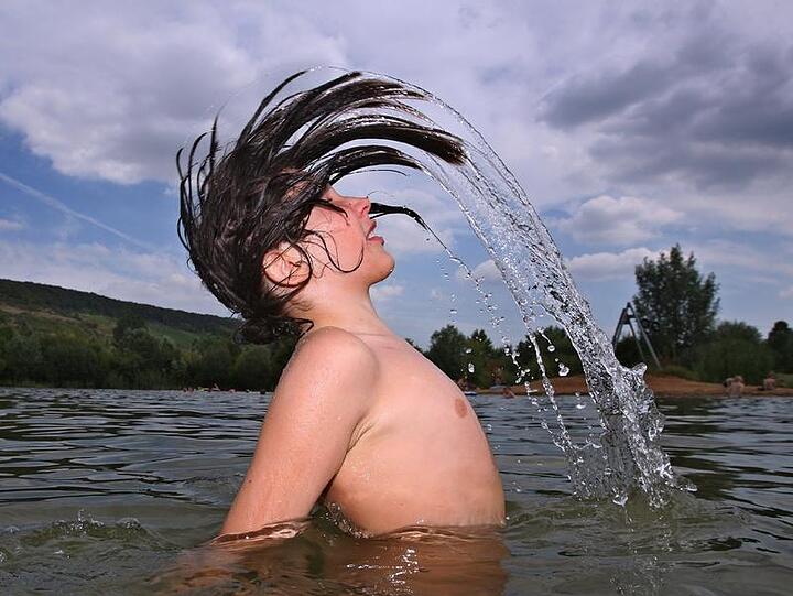 Manchmal ein gefährliches Vergnügen: Ein Bad im Badesee.