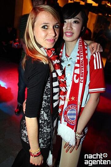 Mit Trikots, Schals und Flaggen kamen die Bayern-Fans in den Neuraum, um bei "Rock & Roll Baby" weiterzufeiern. Mehr Bilder unter: www.nachtagenten.de