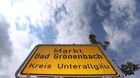 Das Ortsschild von Bad Grönenbach. Foto: Karl-Josef Hildenbrand