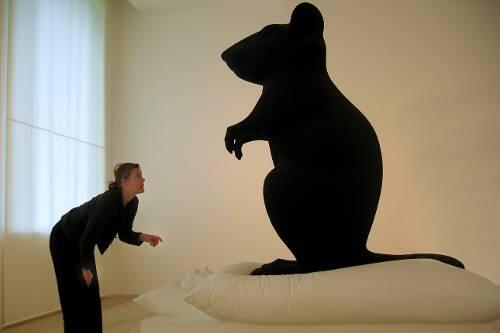 Grüß dich, Maus. In der Muffathalle wird unser Verhältnis zum Tier thematisiert.