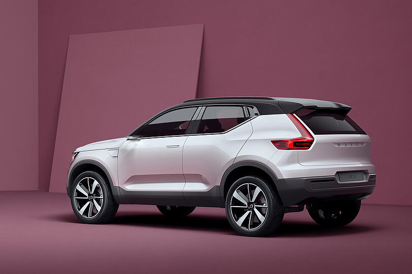Volvo gibt mit zwei Konzeptfahrzeugen einen Ausblick auf seine künftigen Kompaktmodelle.