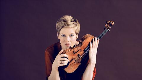 Geigerin Isabelle Faust spielt das Violinkonzert "Alhambra" von Peter Eötvös.