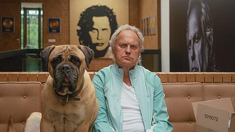 Uwe Ochsenknecht als Edgar in einer Szene des Films "Die Ironie des Lebens".