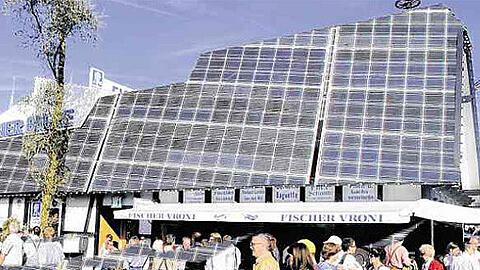 Noch ist das nur eine Fotomontage: Die Fischer-Vroni mit Solarzellen auf dem Dach.