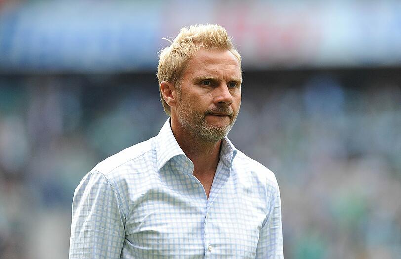 Der Coach von Hamburg Thorsten Fink eher weniger: : &bdquo;Zwei individuelle Fehler haben das Spiel gegen uns entschieden, damit haben wir uns selbst um den verdienten Lohn gebracht. Wir waren in der ersten Halbzeit auf dem richtigen Weg, haben dann aber unseren Faden verloren."