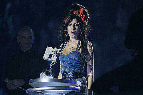 Skandal-Nudel Amy Winehouse machte mit allem Schlagzeilen. Drogen-Eskapaden, Selbstverstümmelung, öffentlicher Stress mit dem früheren Ehemann Blake Fielder-Civil - sie hatte alles im Angebot...