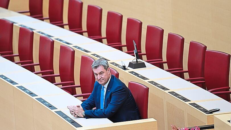 Welche CSU-Politikerinnen und Politiker werden künftig mit Markus Söder auf der Regierungsbank Platz nehmen? An diesem Mittwoch will der CSU-Chef das Rätsel lösen.
