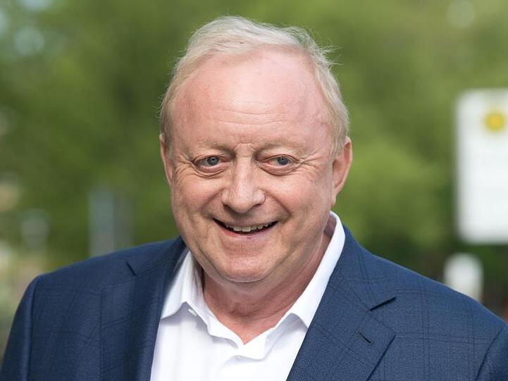 Alfons Schuhbeck bei einer Veranstaltung. Foto: Julian Stratenschulte/dpa/Archivbild